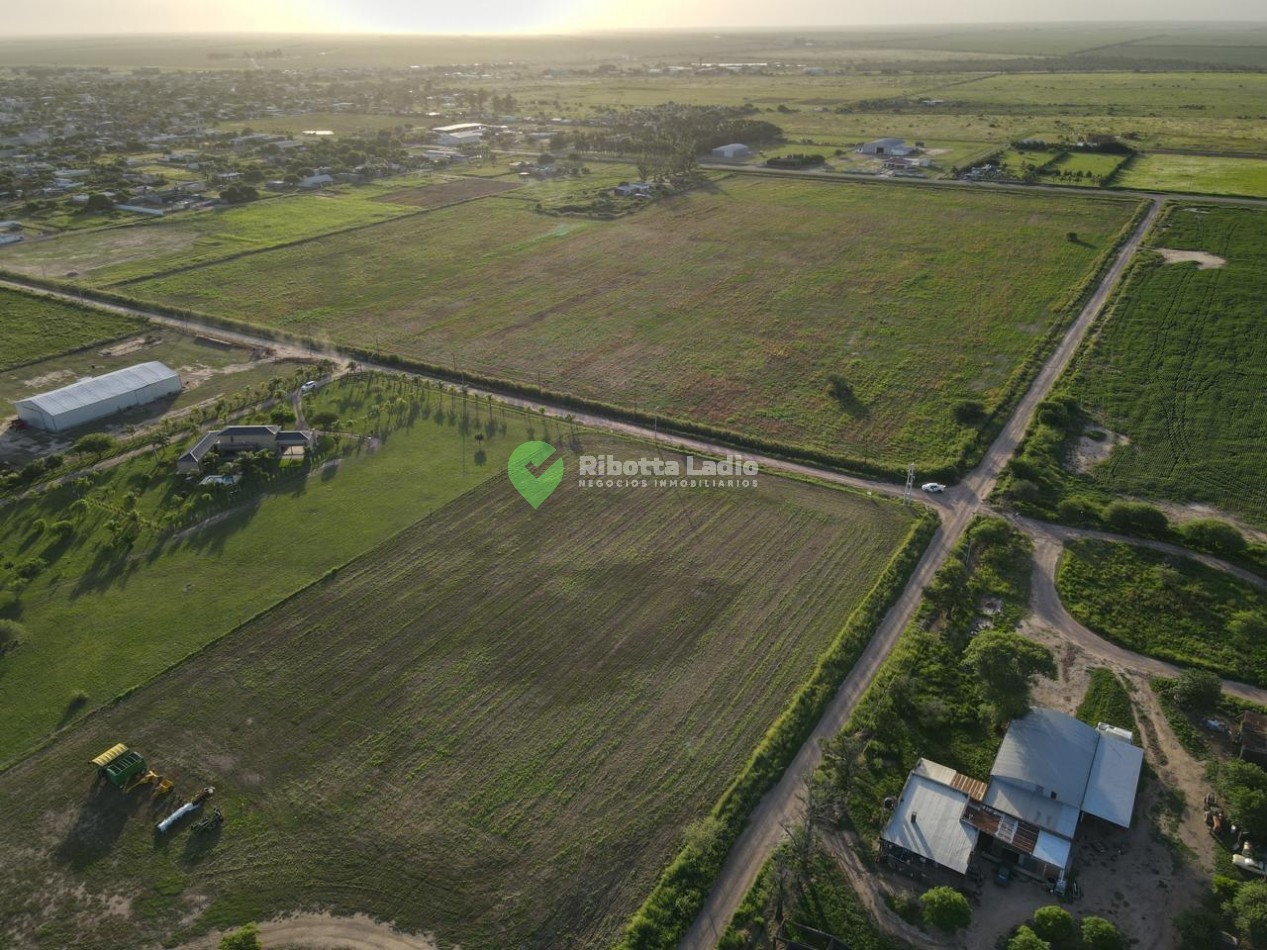 Gran Lote en Esquina - 1.53 Has c/ Doble Ingreso 