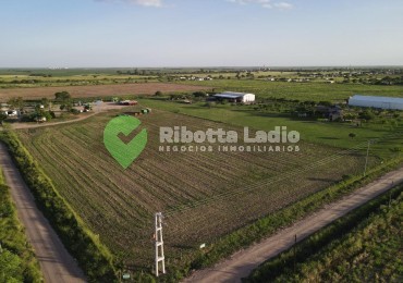 Gran Lote en Esquina - 1.53 Has c/ Doble Ingreso 