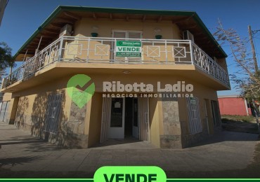 PROPIEDAD MULTIFUNCIONAL EN ESQUINA - DOS CASAS + DOS LOCALES COMERCIALES